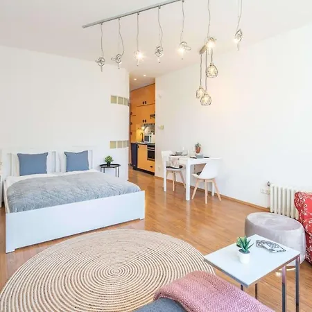 Vintage Romantic For Couples On Buda Hills